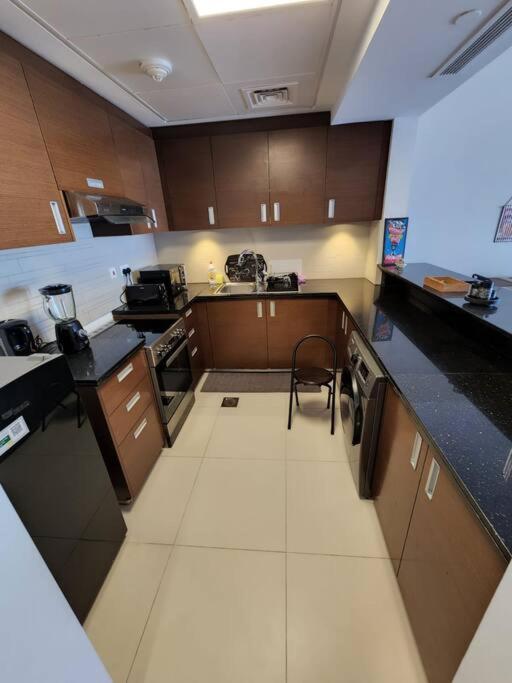 Appartement Cozy 1Br In Iconic Tower à Abou Dabi Extérieur photo