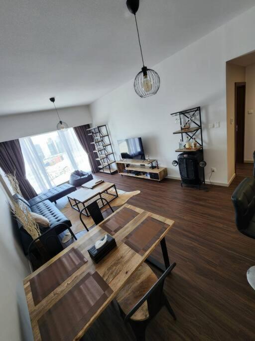 Appartement Cozy 1Br In Iconic Tower à Abou Dabi Extérieur photo