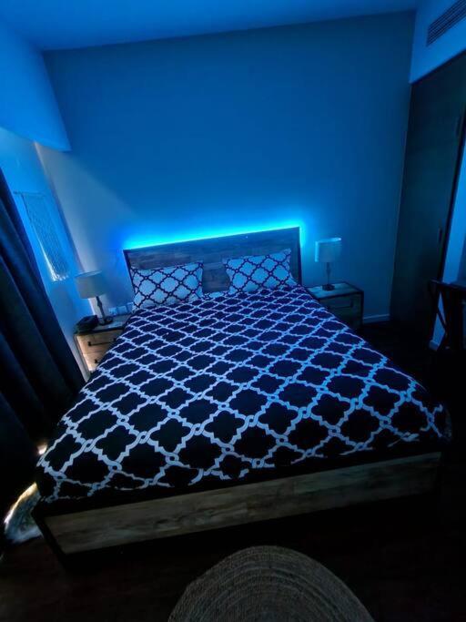 Appartement Cozy 1Br In Iconic Tower à Abou Dabi Extérieur photo
